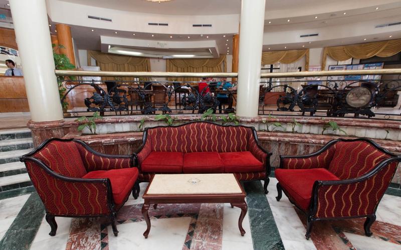 Resort Golden 5 Almas Palace &